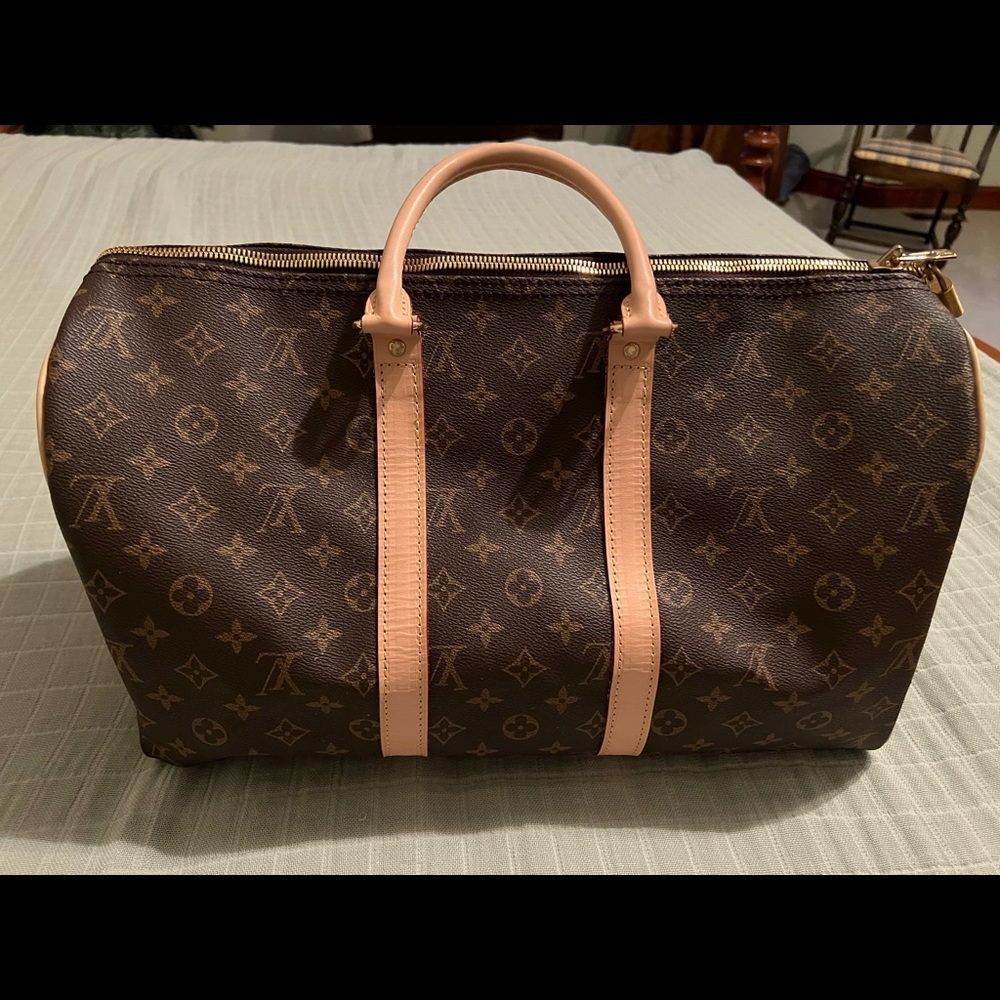 Timeless, classic Travel Bag for women